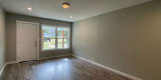 Beautiful 3 bedroom home available Early August! Gallery 3