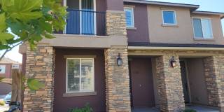 3 bedroom Townhome with Garage Gallery 1