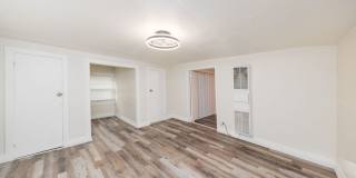 8th 370 E AVE Gallery 15