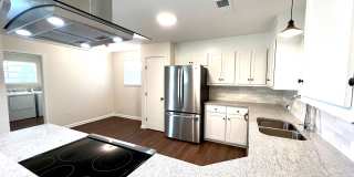 Updated 3 Bedroom Home with All Appliances & Double Garage Gallery 1