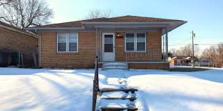 Great 2 Bed w/ lots of Natural Light Gallery 1