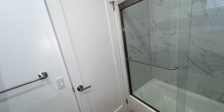 385 Gallery 16