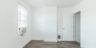 724 MOYER Street Gallery 16