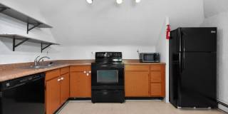 Charming 1-Bedroom Attic Apartment in the Heart of City Park West Gallery 3