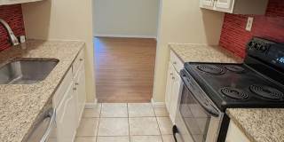 2 Level, 2 Bedroom Hidden Gem in Dupont! Gallery 13