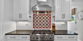 221 13TH AVENUE NE Gallery 16