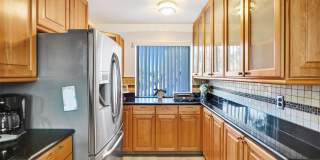 270 Captains Walk Gallery 14