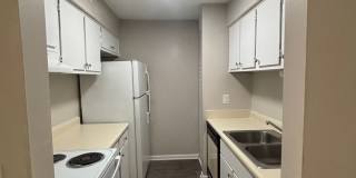 Spacious One Bedroom Available.  Close to University and Downtown Area. Gallery 6