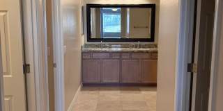 **STUNNING 4 BEDROOM/3 BATHROOM/2 CAR GARAGE/GATED COMMUNITY HOME IN MESA (SOUTHERN & LINDSAY)** Gallery 22