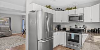 3345 E Lloyd St Gallery 7