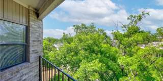 Furnished 1x1 North Campus Apartment on Guad Gallery 19