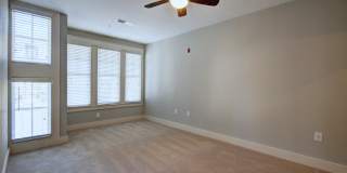 525 East Apartments Gallery 12