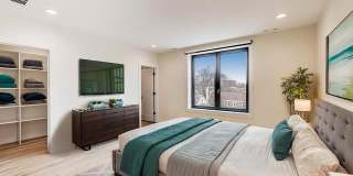 5035 N. Lincoln Ave Gallery 1