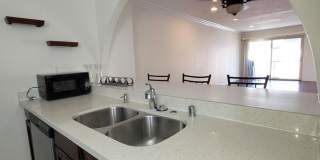 Beautiful Second Floor Condo in Great Area! Gallery 15