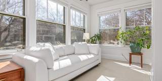 Stunning 3 bedroom main floor unit in prime Saint Paul location. Gallery 20