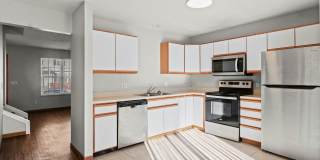 Modern 3 BR Townhome in North Normal—Low Maintenance, High Comfort! Gallery 7
