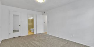 Beautiful 2/2 Condo close to the Orlando International Airport. 1st floor. Gallery 6