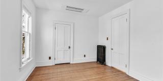 887 W Ferry Street Gallery 29