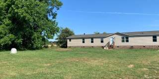 Large Four Bedroom house on nearly an acre Gallery 1