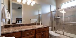 Stunning 2 Bedroom Fully Furnished Home. Community Pool & Mini Golf! Gallery 66