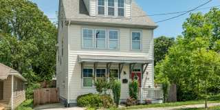 Stunning 4 Bedroom in Downtown Durham with Large Fenced Yard! Gallery 3
