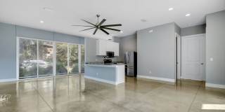 Modern Loft Near HCA & TMH With Lake Frontage Gallery 9