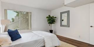 Beautiful 1 bed 3rd floor (top) condo in lakeside community in Culver City Gallery 9