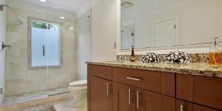 1930 Wildwood Place NE Gallery 16