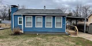 Beautiful 2-bed 1-bath Home with Large Fenced-in Backyard Beautiful 2-bed 1-bath Home with Large Fenced-in Backyard Gallery 1