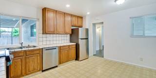 6063 Pineland Avenue Gallery 12