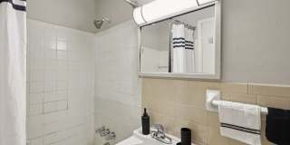 Como Court Gallery 27