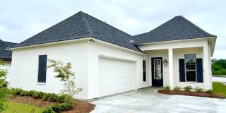 4 Bedroom Home in Willows at Bayou Fountain Gallery 1