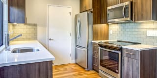 300 Granada Gallery 1