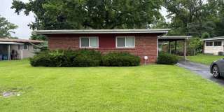 3 Bedroom/1.5 Bath Brick Ranch Gallery 1