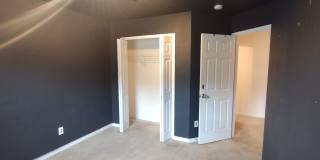 Room in 4 Bedroom Home at Genlee Dr Gallery 39
