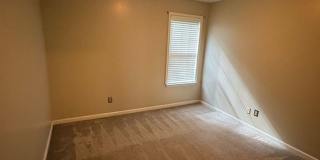 Spacious and well-maintained home located in the heart of Arlington! Gallery 6