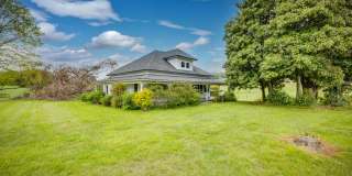 4 Br/ 1 bath Farmhouse Gallery 1