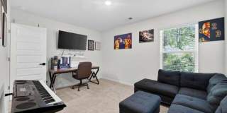 Like-New 4 bedroom 2.5 bathroom home with Custom Touches, open floor plan AND a Cul-de-sac lot! Must see! Gallery 29