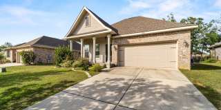 4 Bedroom Home in Popular Fairhope Subdivision Gallery 1