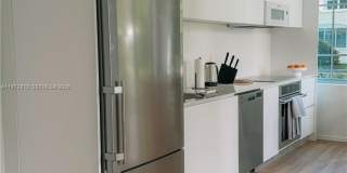 128 NE 46th St Gallery 14