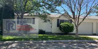 2 bedroom 1 bath duplex - Single car garage Gallery 1