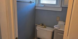 811 Central Avenue Gallery 33
