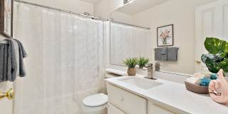 3bd/2.5ba Bellevue Condo Gallery 25