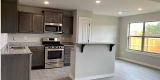 432 Red Robin Street Gallery 7