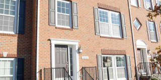 Spacious 4‑Bedroom Townhome with Garage in Prime Columbia/Elkridge Location Gallery 1