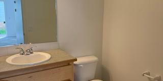 2 Bed/2 Bath Apartment Located Near OSU/COCC Campus - Attached Garage Gallery 10