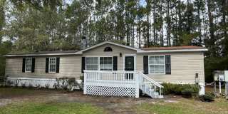NO SECURITY DEPOSIT SPECIAL! Three Bedroom Home on 5 Acres in Guyton Gallery 1