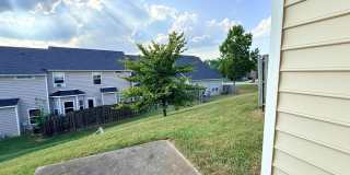 Beautifully Renovated 3 Bedroom 2.5 Bath Townhome with Garage! Pet Friendly! Gallery 10