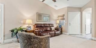 GORGEOUS 3 BEDROOM 2 BATH HOME Gallery 3
