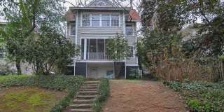 2-Bedroom Apartment Near USC & Overlooking Five Points Gallery 1